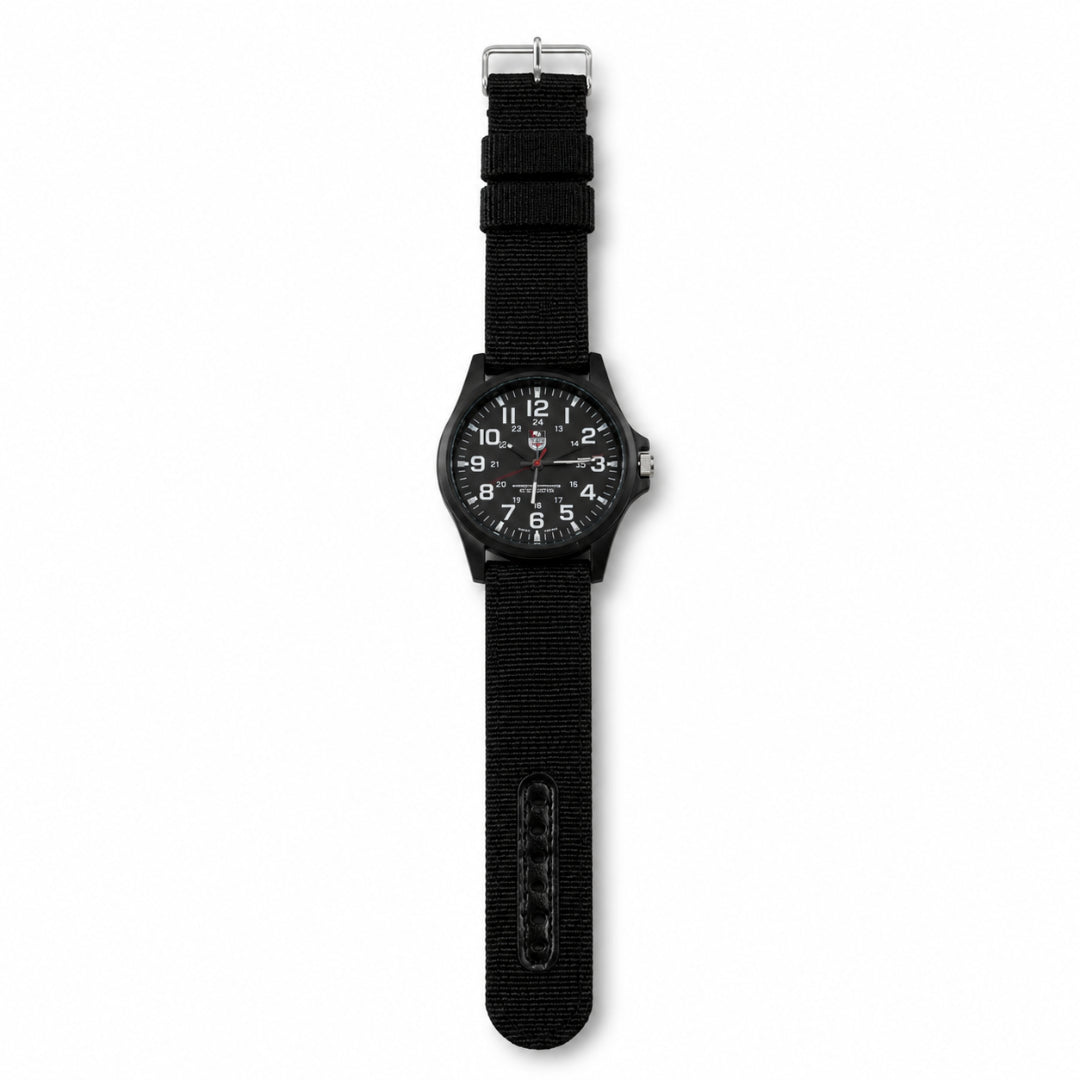 Rugged Metal Tactical Field Watch with Waterproof Design